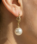 Aria-Ohrringe mit weißen Südseeperlen und Diamanten – Zusatzbild