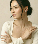 Sasha-Ohrringe mit Akoya-Perlen und Diamanten - Modellbild