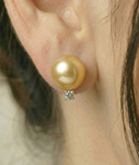 Goldene Südseeperlen- & Diamant-Ohrringe Sasha - Zweites Bild