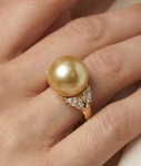 Nora-Ring mit goldener Südseeperle & Diamanten - Zweite Abbildung