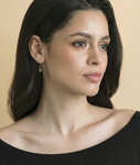Regina Ohrringe aus 14K Gold mit tahitischen Südseeperlen - Modelbild