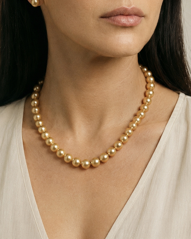 12–14 mm Goldene Südsee-Oval-Perlenkette – AAAA-Qualität – Modelbild