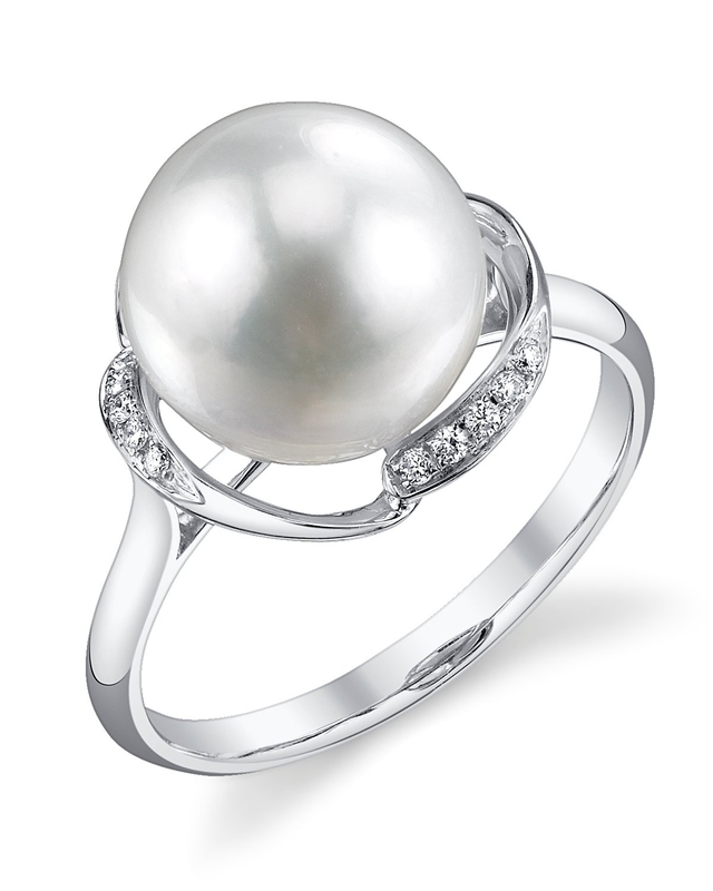 Ring Ruby mit weißer Südseeperle und Diamanten
