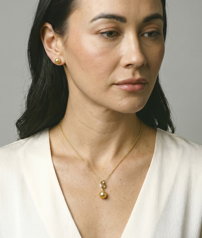 14K-Gold-Anhänger Symphony mit goldener Perle & Diamant - Modellbild