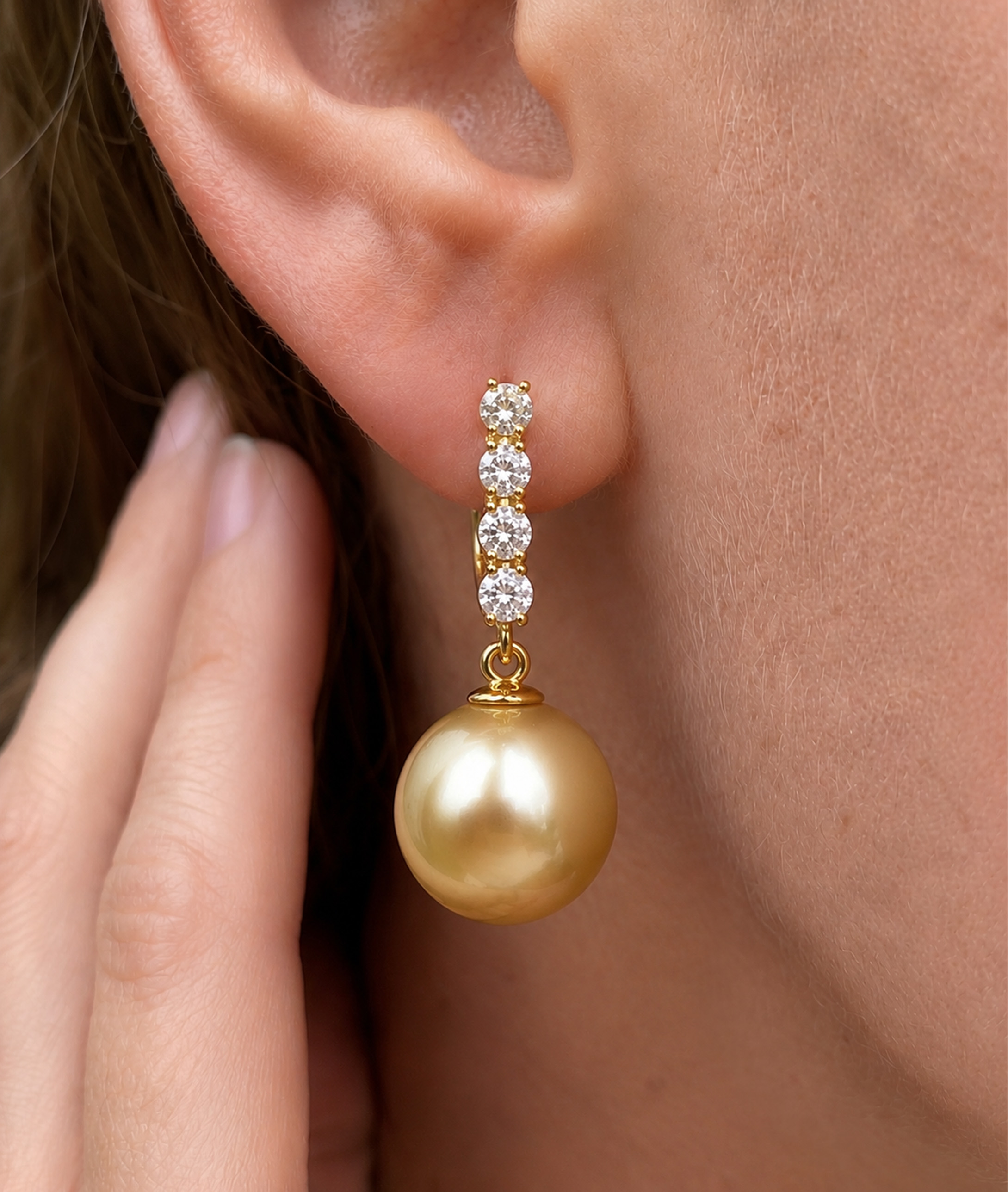 Belle-Ohrringe mit goldenen Südseeperlen und Diamanten - Zusatzbild