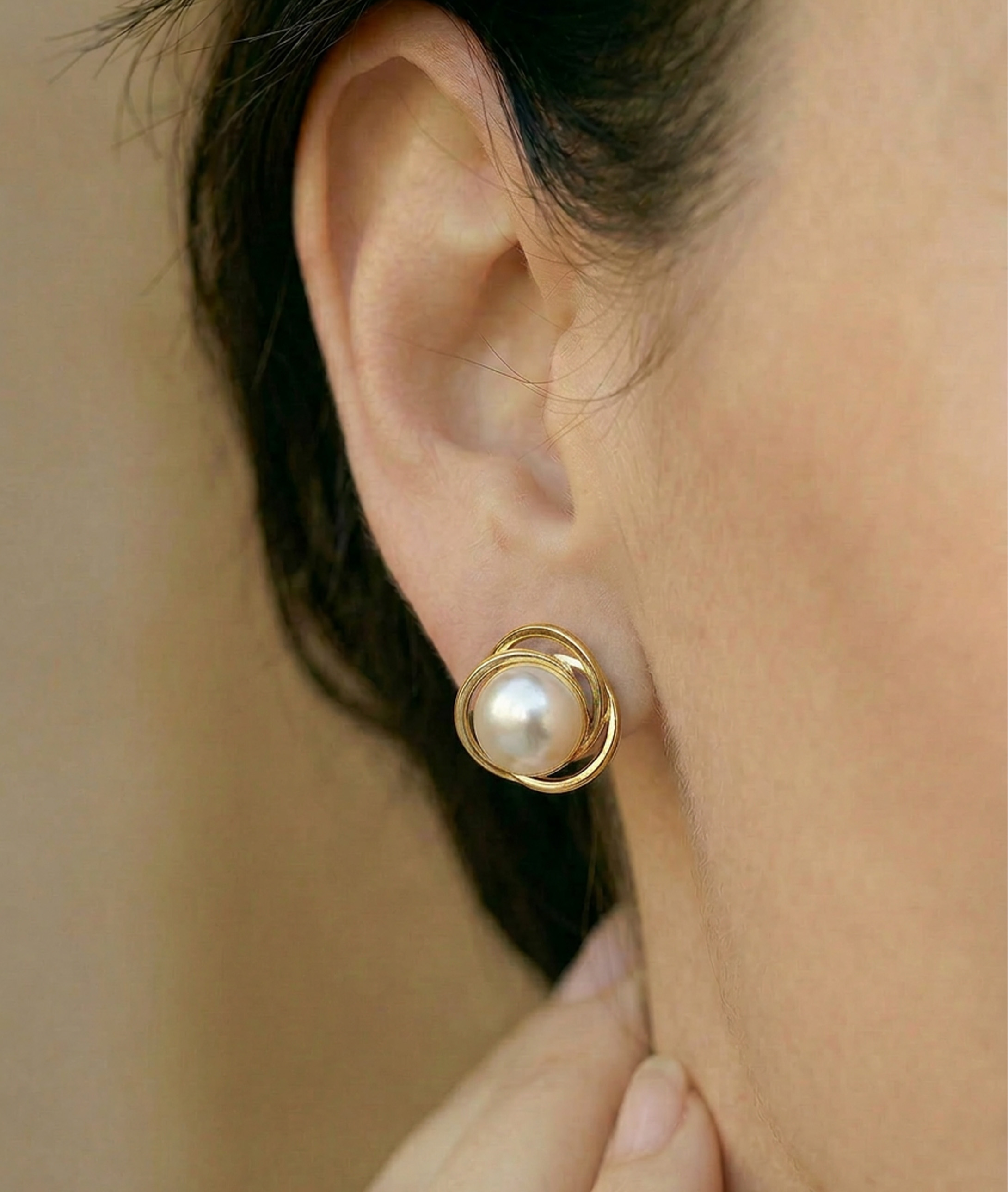 Lexi Ohrringe mit Akoya-Perlen - Zweites Bild