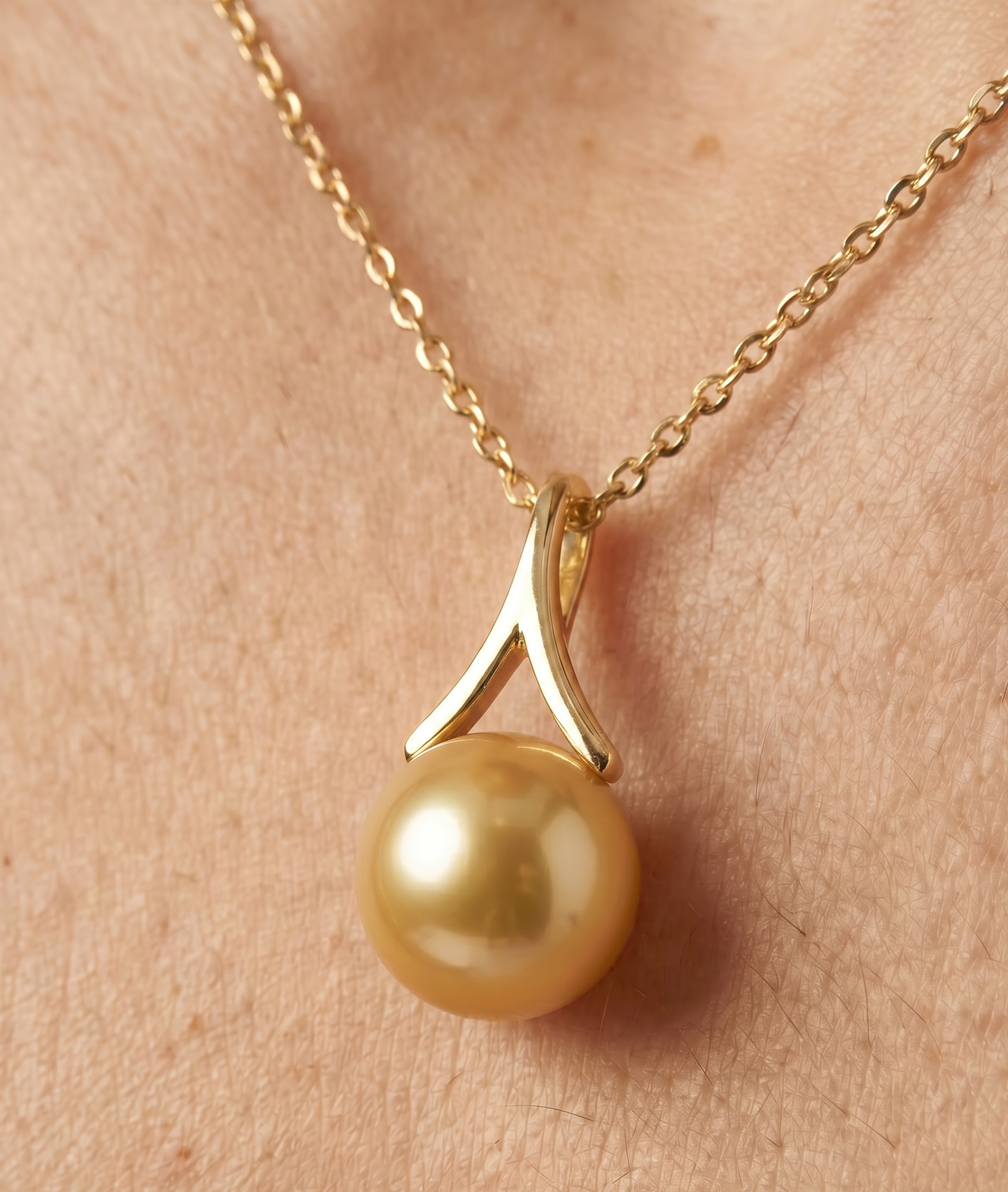 ~Golden Pearl Lindsey Pendant - Secondary Image~