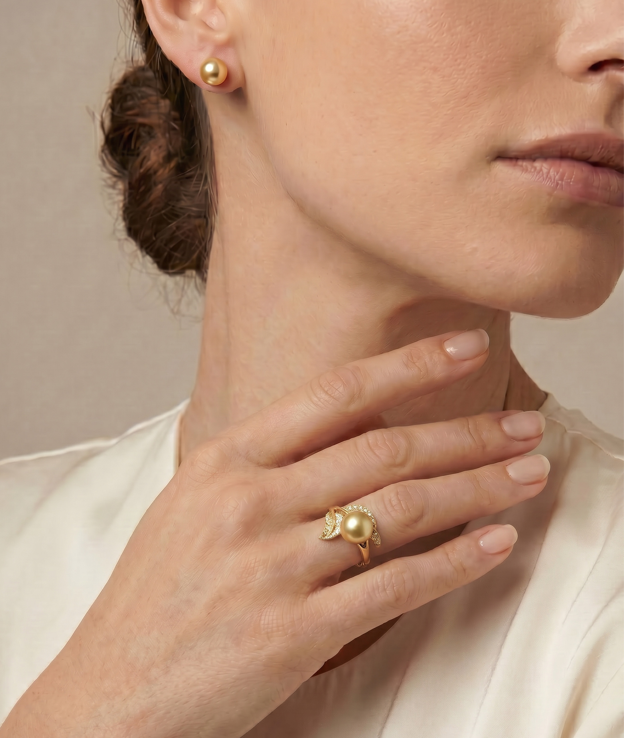 Eva-Ring mit goldener Südseeperle und Diamanten - Modellbild