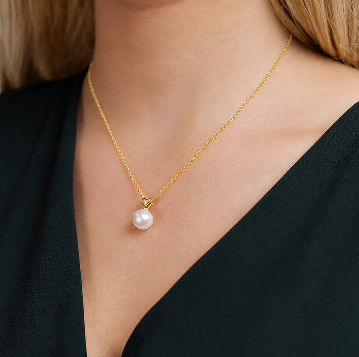 Lev Anhänger mit Süßwasserperle & Diamant aus 14K Gold - Zweites Bild