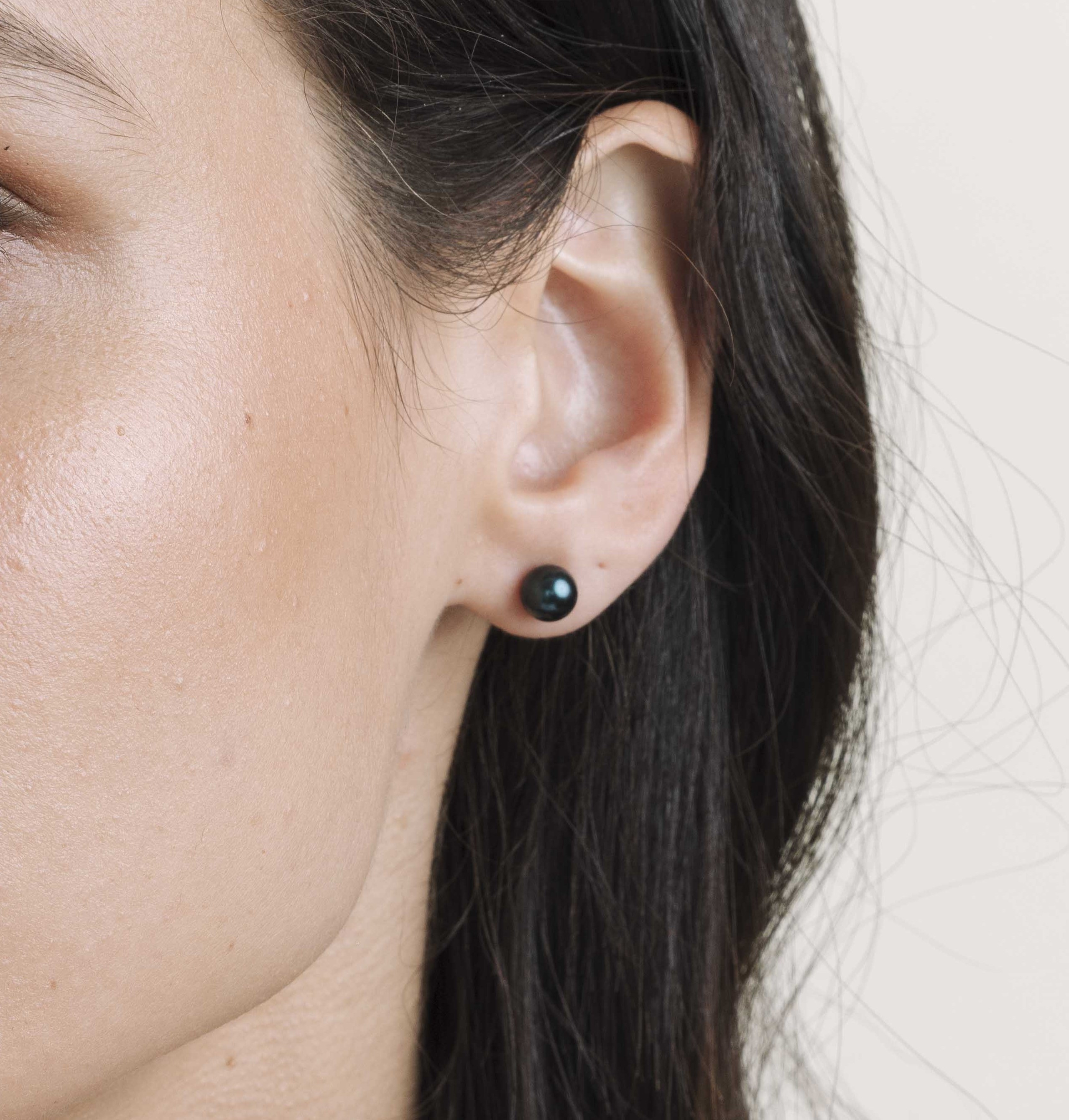 8mm Black Freshwater Round Pearl Stud Earrings