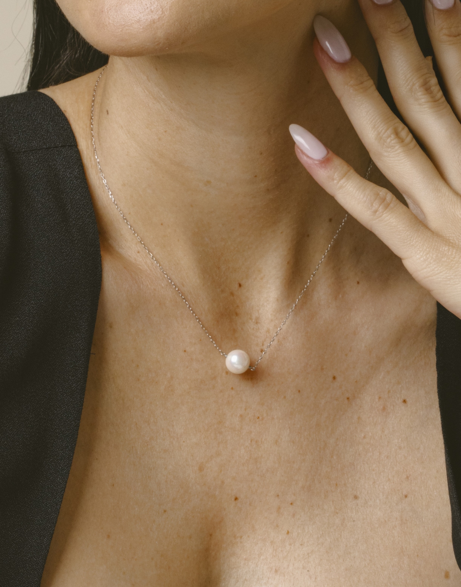 Akoya Solitaire Pearl & Gold Pendant - Model Image