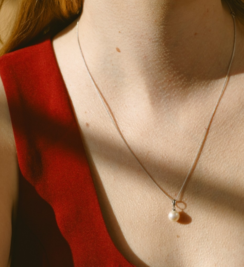 White Freshwater Pearl Sydney Pendant - Model Image