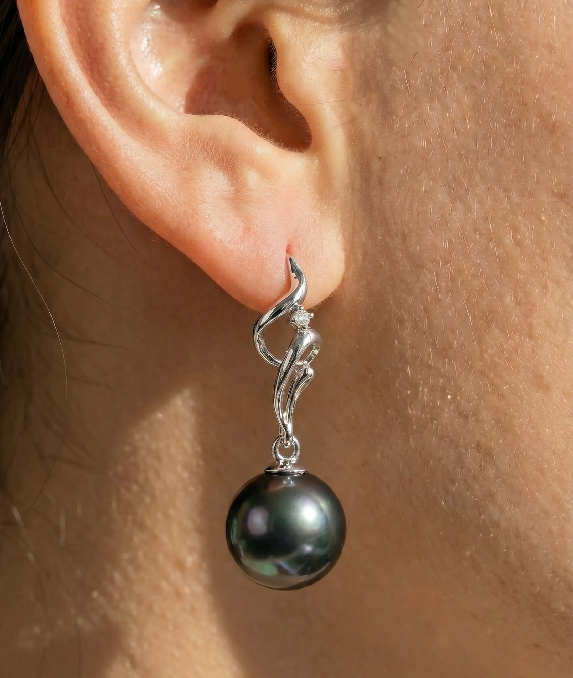 Aria-Ohrringe mit Tahiti-Südseeperlen und Diamanten - Zusatzbild