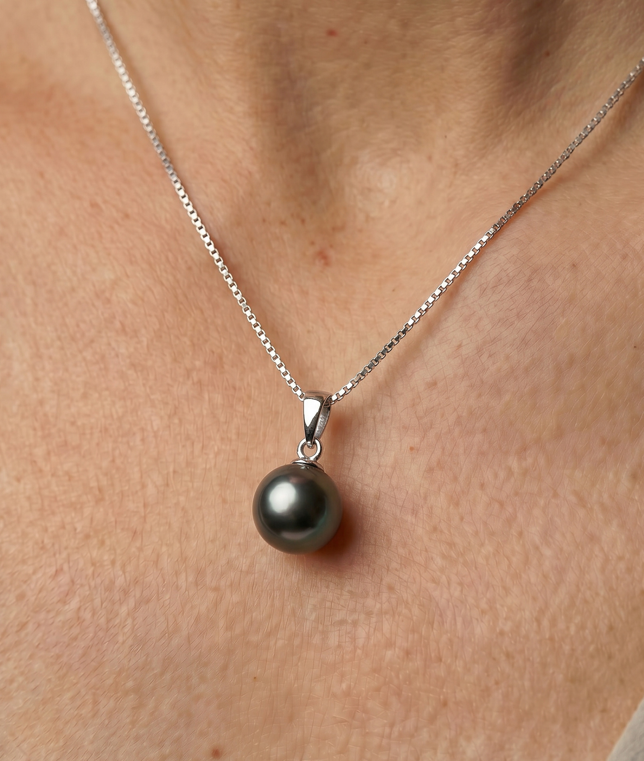 ~11mm Tahitian South Sea Pearl Sydney Pendant - Secondary Image~
