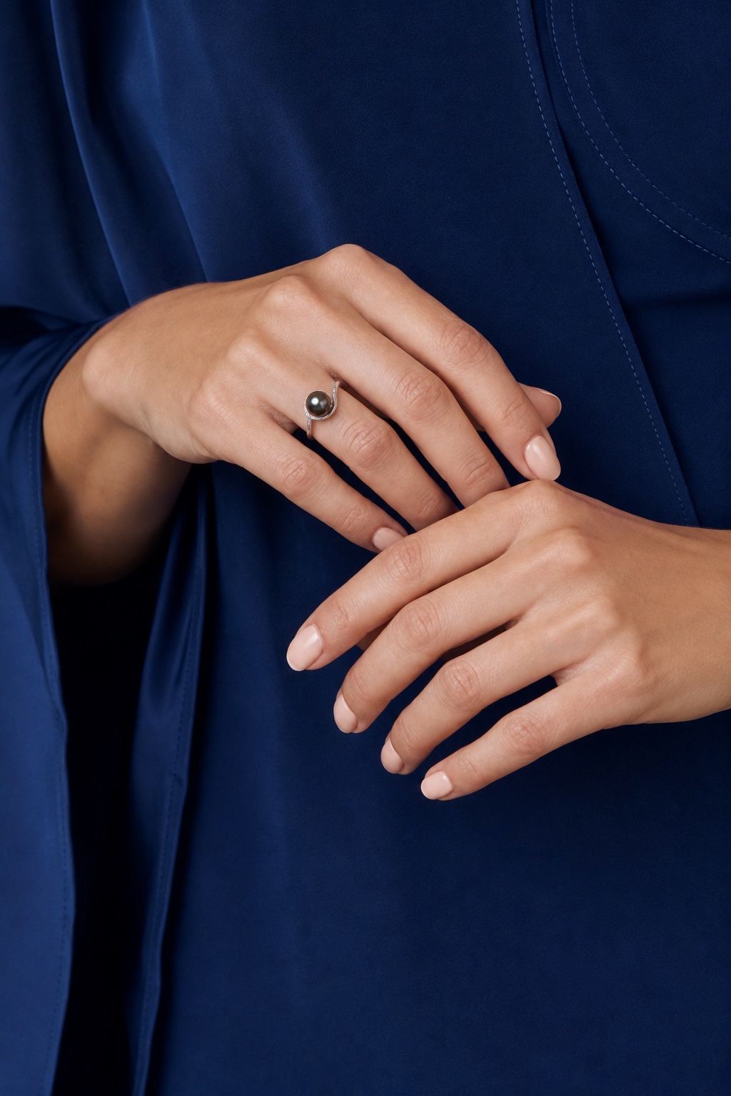 14K-Goldring Felice mit tahitischer Südseeperle - Modellbild